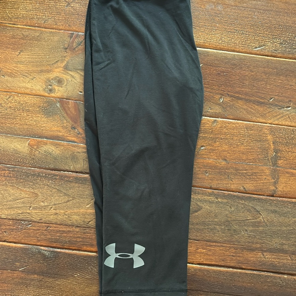 Women’s under armour heat gear charged cotton crops